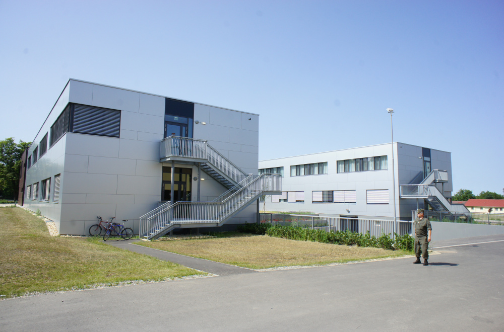 Heerestruppenschule, Bruckneudorf